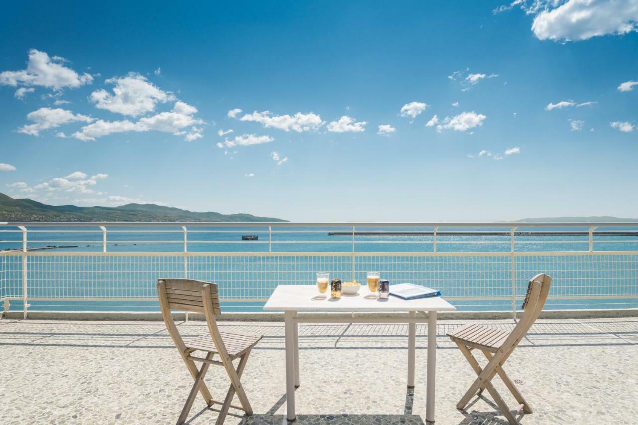 Seafront Penthouse Leo Apartment Kalamata Luaran gambar